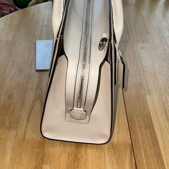 Coach NWOT Beige Satchel Bag Missing Crossbody Strap - Picture 4 of 11